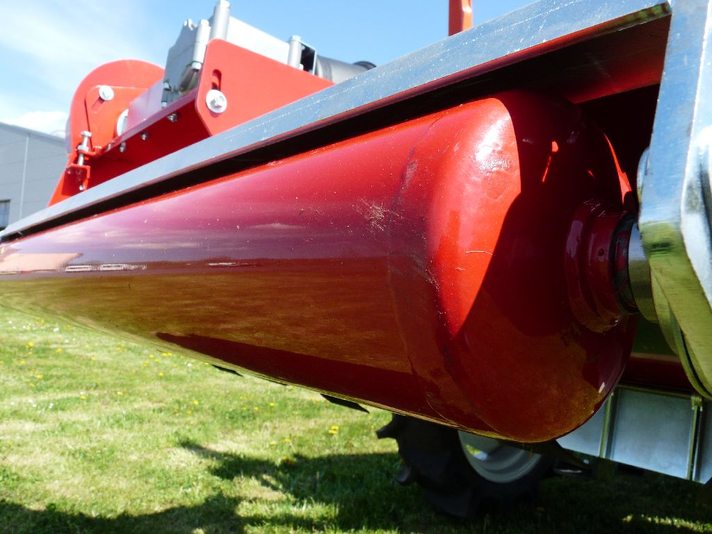 k-p1150734 höhenverstellbare Nachlaufwalze mit Abstreifer