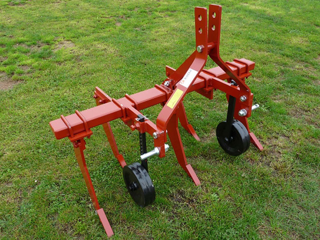 anbaugeraete-traktoren-tiefenlockerer-bodenaufreisser-aufreisser-unterbodenauflockerer-kokotech