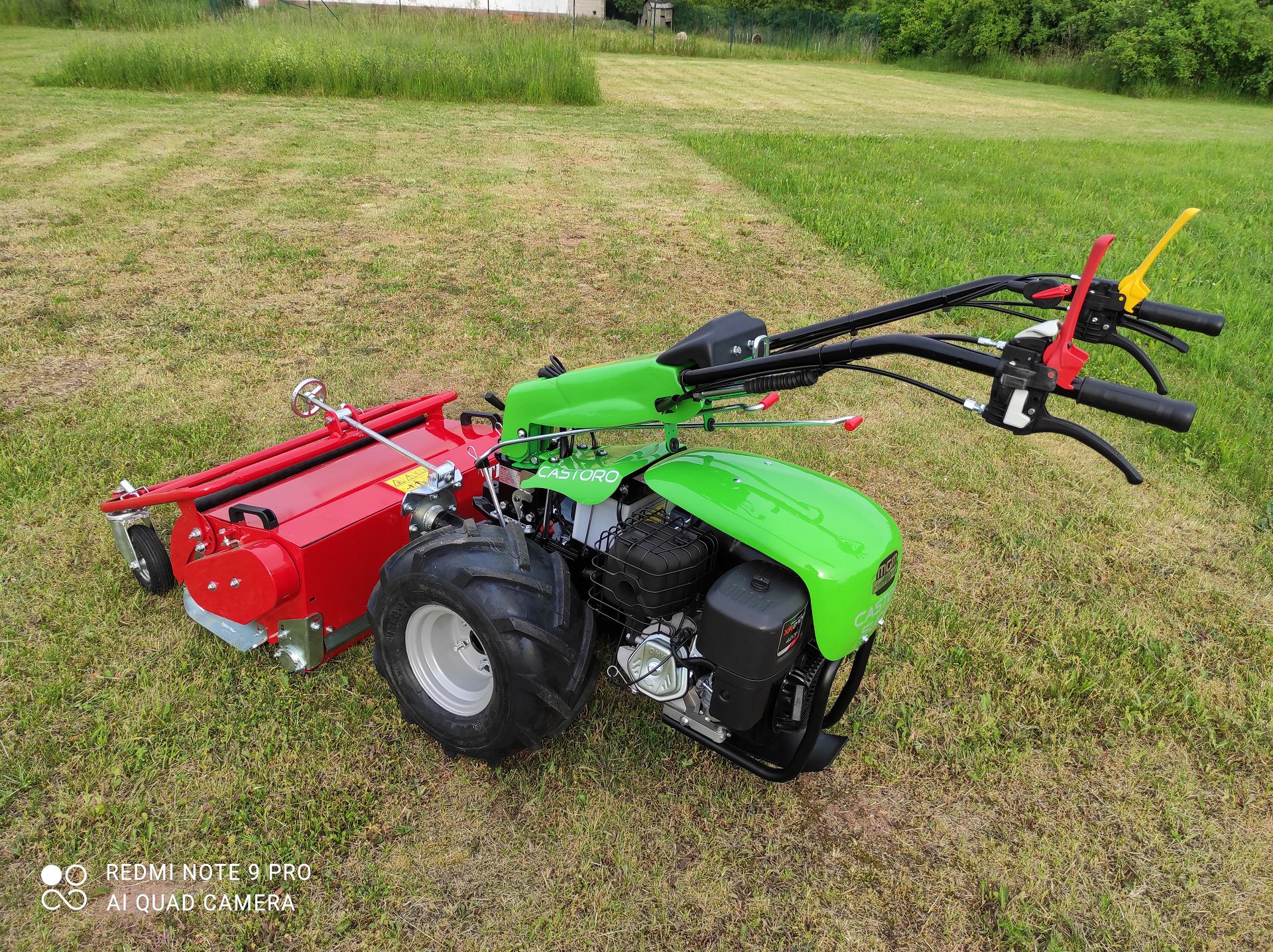 Gespann aus Einachser und Mulcher