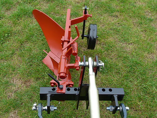 anbaugeraete-traktoren-pfluege-beetpfluege-einschar-beetpflug-18-cm-mit-rad-kokotech-_3