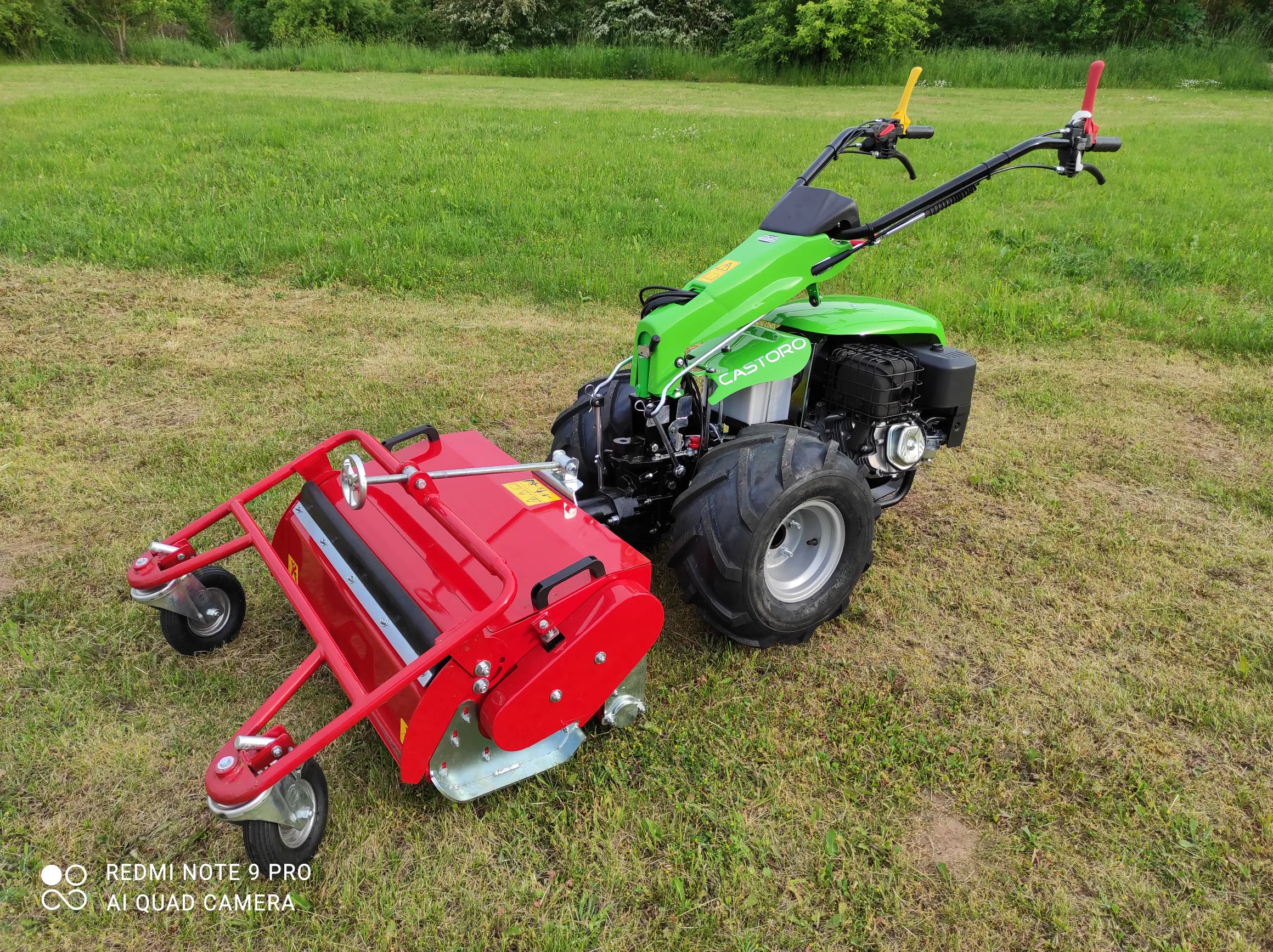 Mulcher mit Rädern (optional) Mulcher mit Rädern (optional)