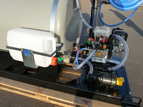 aufbauspritzen-aufbauspritze-mit-300-liter-tank-kokotech-_3