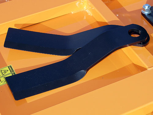 anbaugeraete-traktoren-sichelmaehwerke-zubehoer-und-ersatzteile-ersatzmesser-azm-135-150-linksdrehend-2-stueck-_0