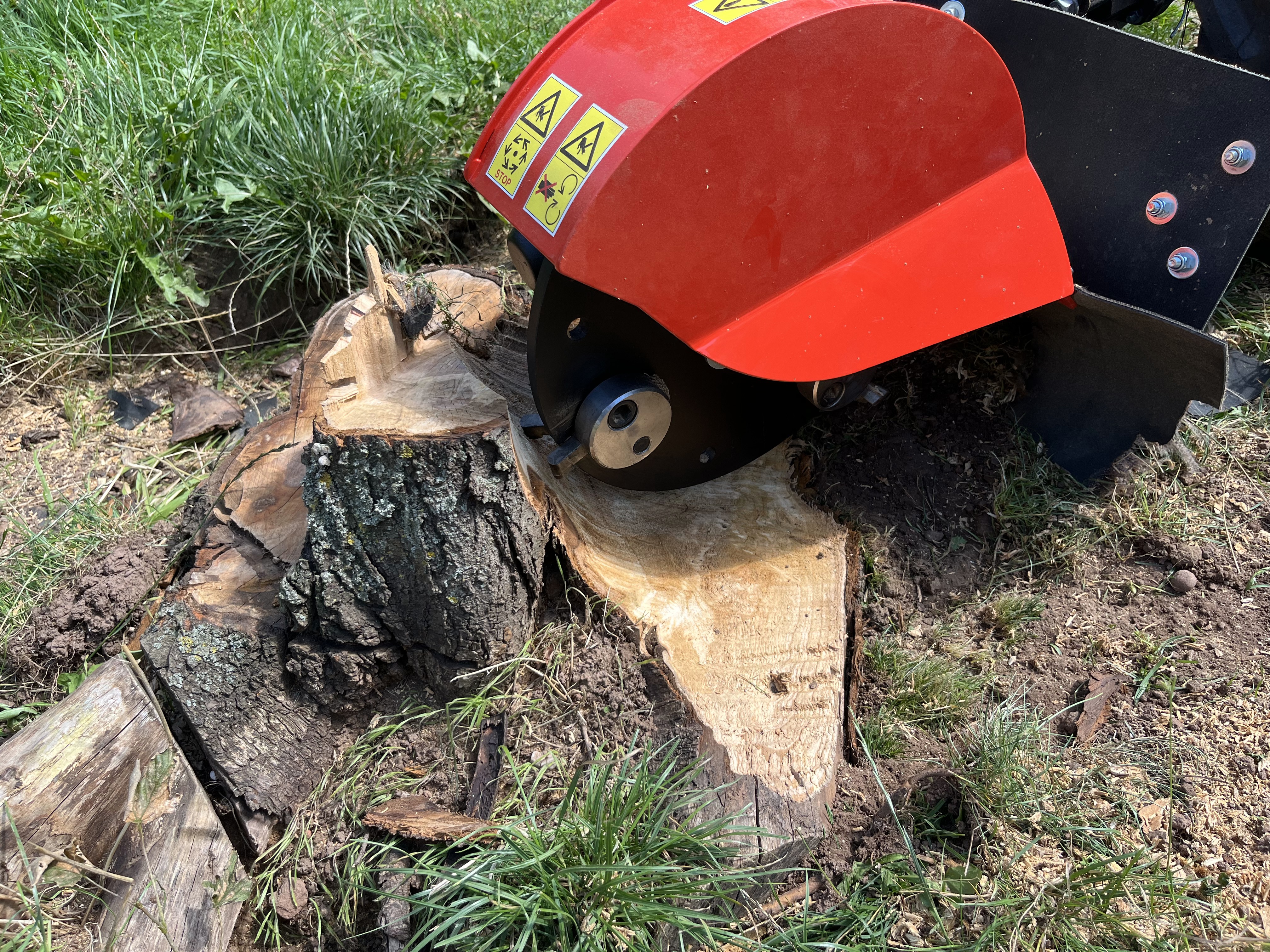 IMG_6437 Professionelle Stubbenfräse für Einachser | Mind. 10 PS | Made in Italy