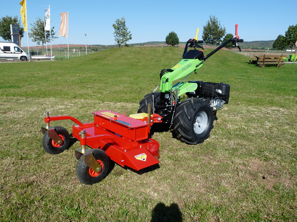 k-P1150187 Einachser Sichelmähwerk ZRA