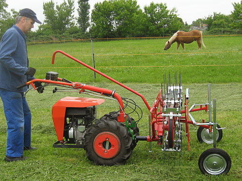 anbaugeraete-einachser-heuwender-hwe-14-kokotech-_10