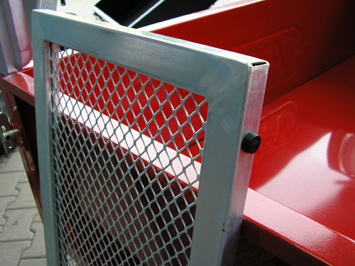 anbaugeraete-rasentraktor-anhaenger-gitteraufsatz-fuer-trvms-kokotech-_3