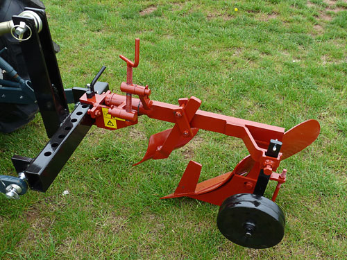 anbaugeraete-traktoren-pfluege-beetpfluege-einschar-beetpflug-20-cm-mit-rad-kokotech