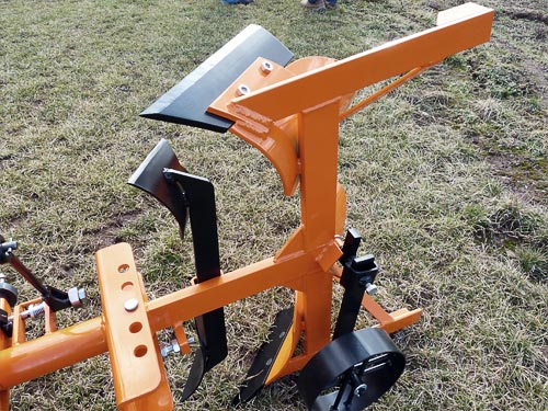 anbaugeraete-traktoren-pfluege-drehpfluege-einschar-drehpflug-25-cm-mit-rad-kokotech-_4