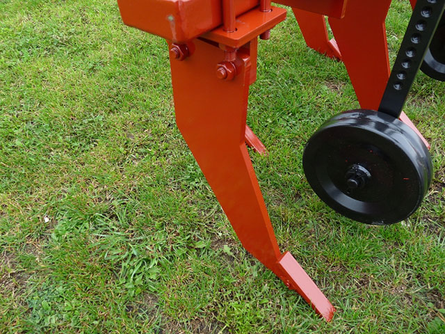 anbaugeraete-traktoren-tiefenlockerer-bodenaufreisser-aufreisser-unterbodenauflockerer-kokotech-_10