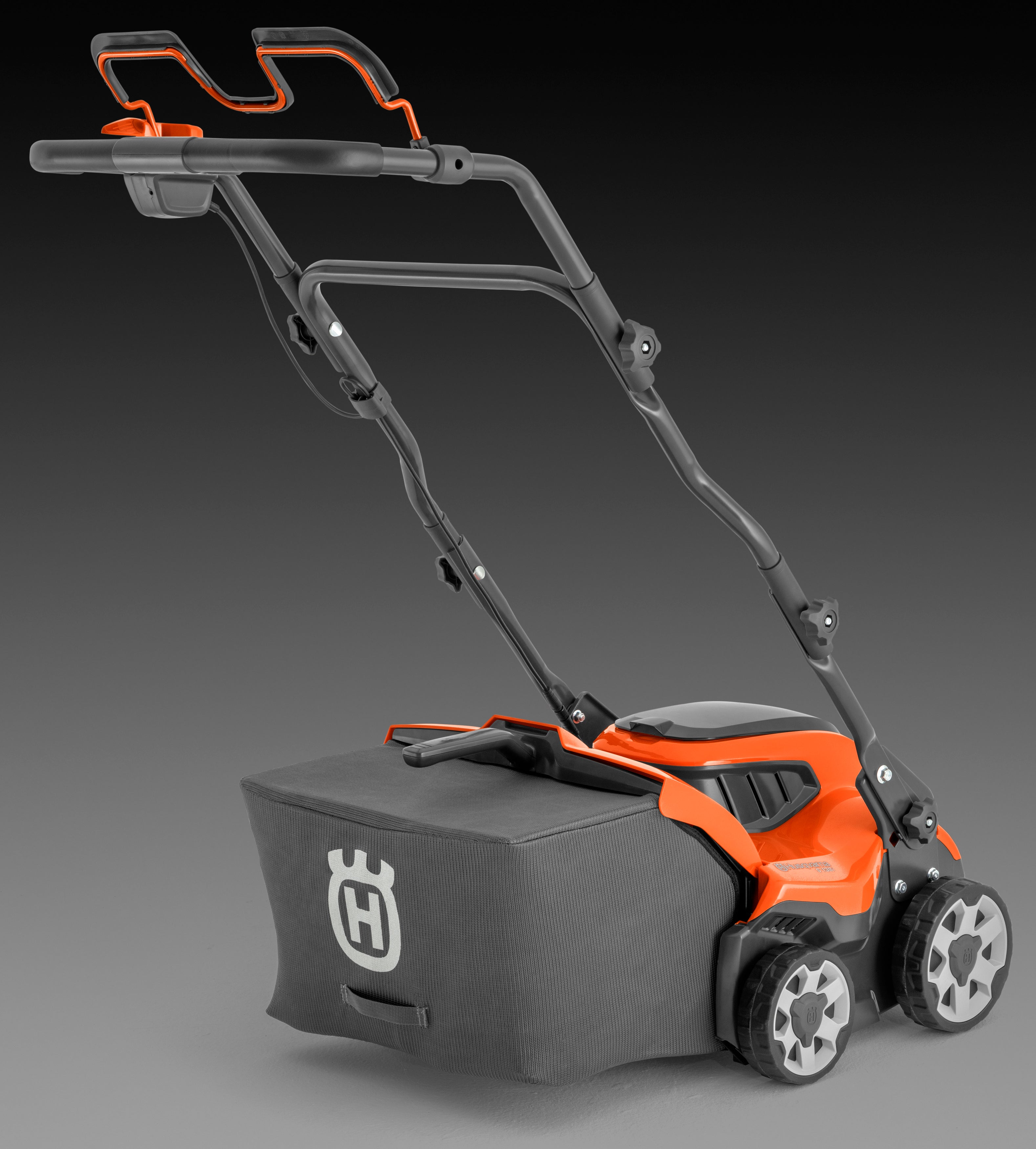 Vertikutierer HUSQVARNA S 138i mit Akku und Ladegerät Vertikutierer HUSQVARNA S 138i mit Akku und Ladegerät